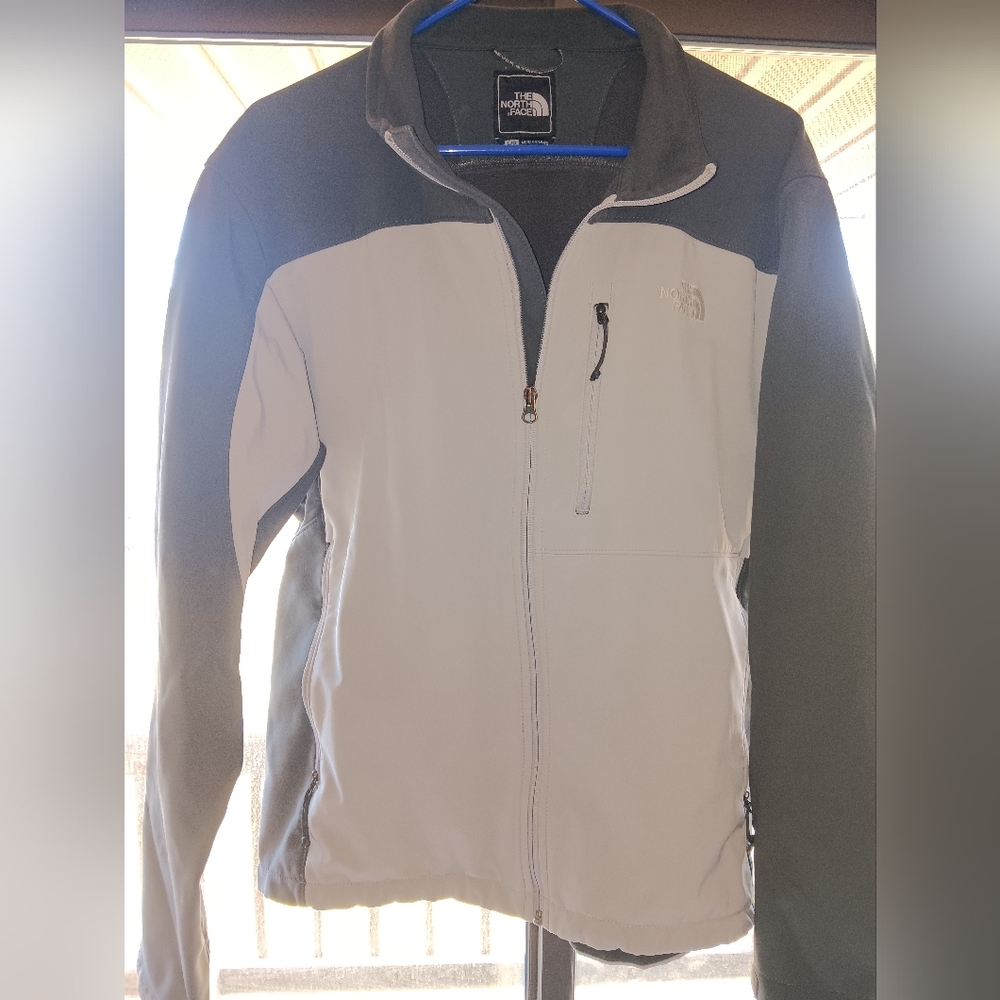 Mens, Large, The North Face Jacket, Gray/Dark Gray, 96% Polyester.